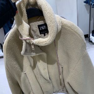 Meet your Posher, Emina